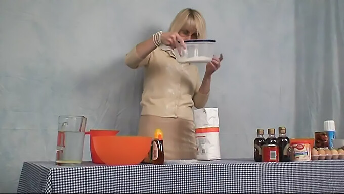 Le Abilità Culinarie Di Hazel Sono In Piena Vista In Questo Video Hot