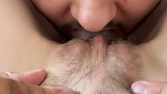 Amateur Close-Up Of Girlfriend'S Hairy Pussy Getting Eaten