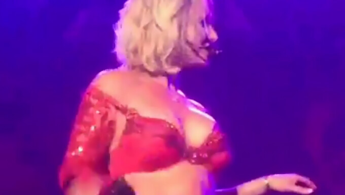 Celebrity Masturbation: Britney'S Solo Showtime