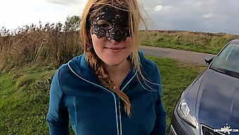 Amateur Stel Geniet Van Buiten Oraal En Facial Play