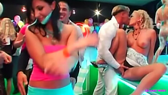 Lesbianas Europeas En Una Fiesta De Sexo Grupal Salvaje