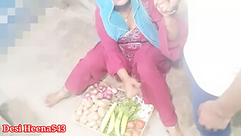 Indian Desi Bhabhi Sells Vegetables And Gets Fucked Hard