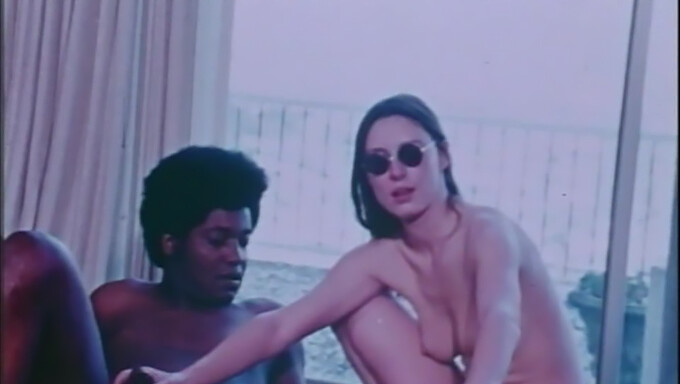 Filme Retro De Grindhouse De 1975 Com Sharon Thorpe E Jj