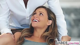 Mia Malkova Dan Richie Black Sibuk Dalam Video Amatir Ini