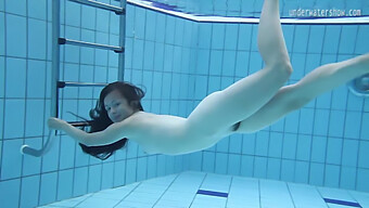 Bouncing Boobs And A Wet Pussy: Umora Bajankina'S Underwater Swim