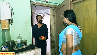 Dona De Casa Traindo Com Sua Esposa Desi Gostosa Em Série Na Web Em Hindi. Você Não Vai Querer Perder Essa Cena Quente E Picante!