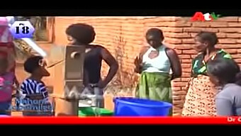 Hausgemachtes Video Von Malawischen Frauen, Die Sexuelles Vergnügen Diskutieren