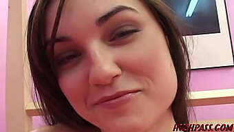 Pantat Sasha Grey Dientot Dalam Video Porno Hardcore