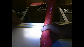 Deepthroating Med En Dildo