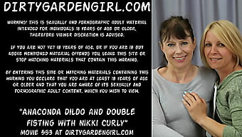 Dobbelt Fisting Med Dildo Og Anal Penetration Med Nikki Curly