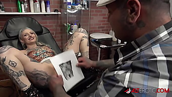 River Dawn Ink Njuter Av Oralsex Efter Att Ha Fått En Tatuering På Sin Fitta