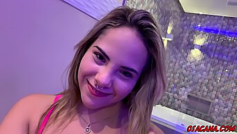 Hermosa Joven De 18 Años Debuta En Un Video Caliente