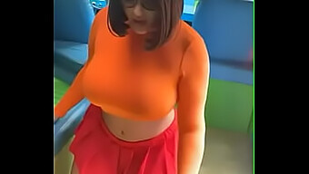 Kaksi Kaunottaret Cosplay: Velma Ja Perdita